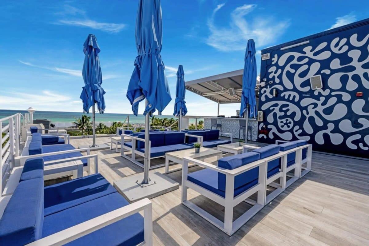 OCEAN DRIVE STUDIO WITH ROOFTOP POOL PRIME LOCATION СASA DE VACACIONES ...